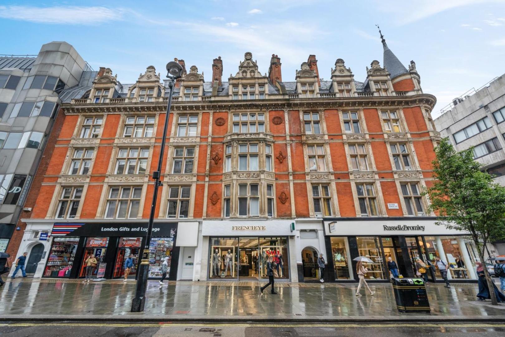 Luxurious Apartments On Oxford Street Лондон Екстериор снимка