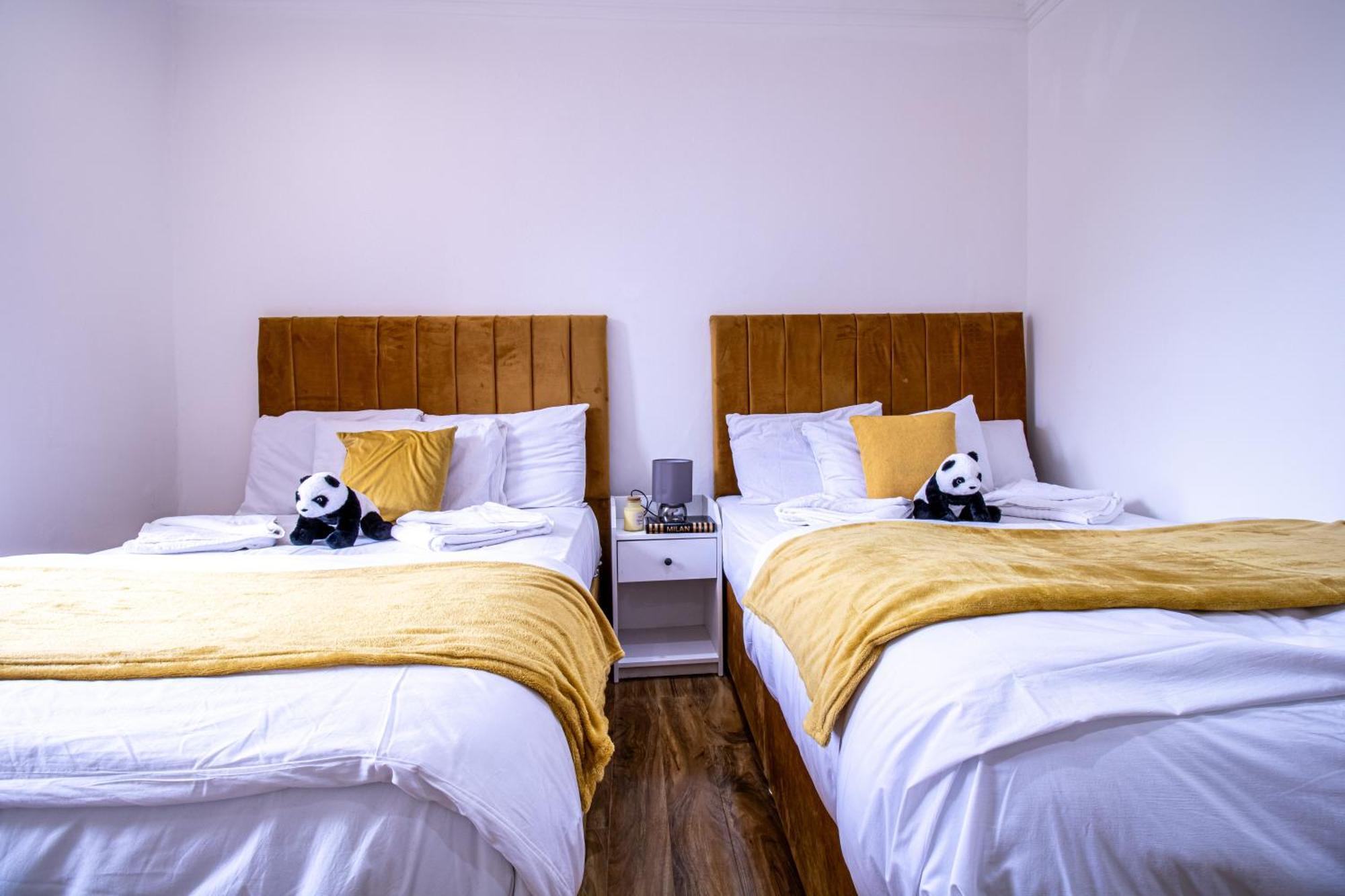 Luxurious Apartments On Oxford Street Лондон Екстериор снимка