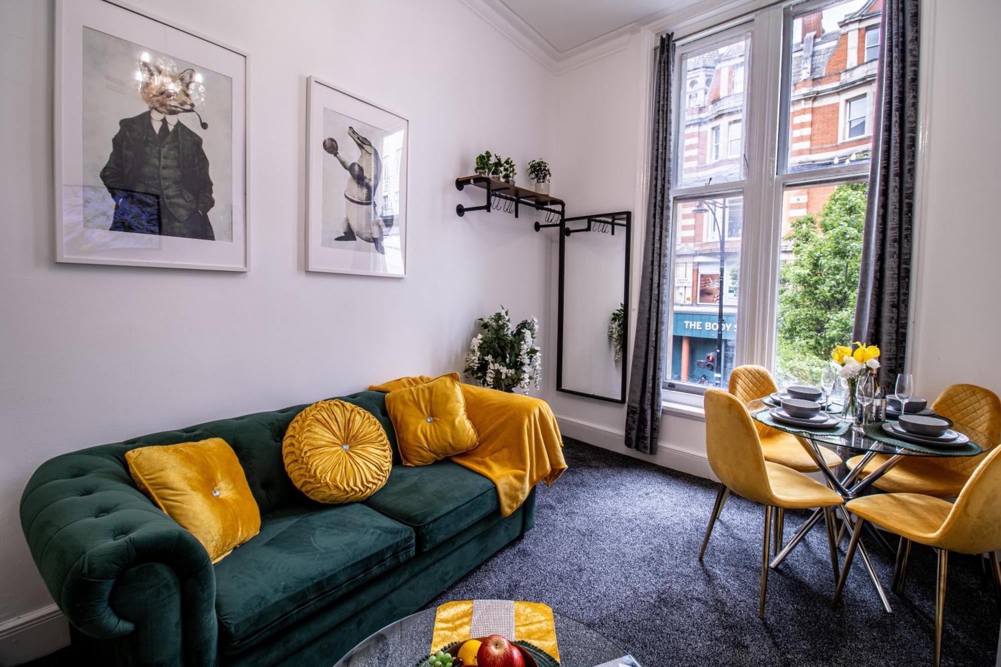 Luxurious Apartments On Oxford Street Лондон Екстериор снимка