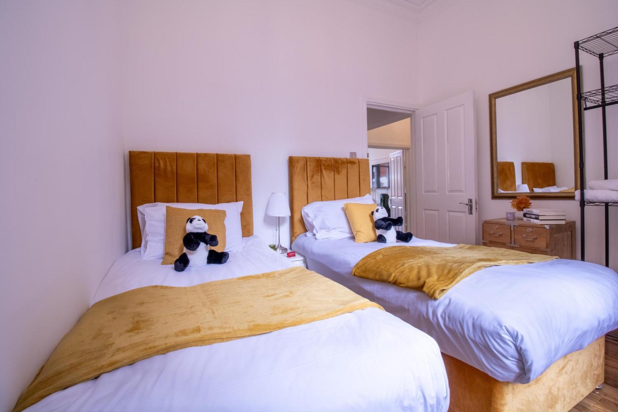 Luxurious Apartments On Oxford Street Лондон Екстериор снимка