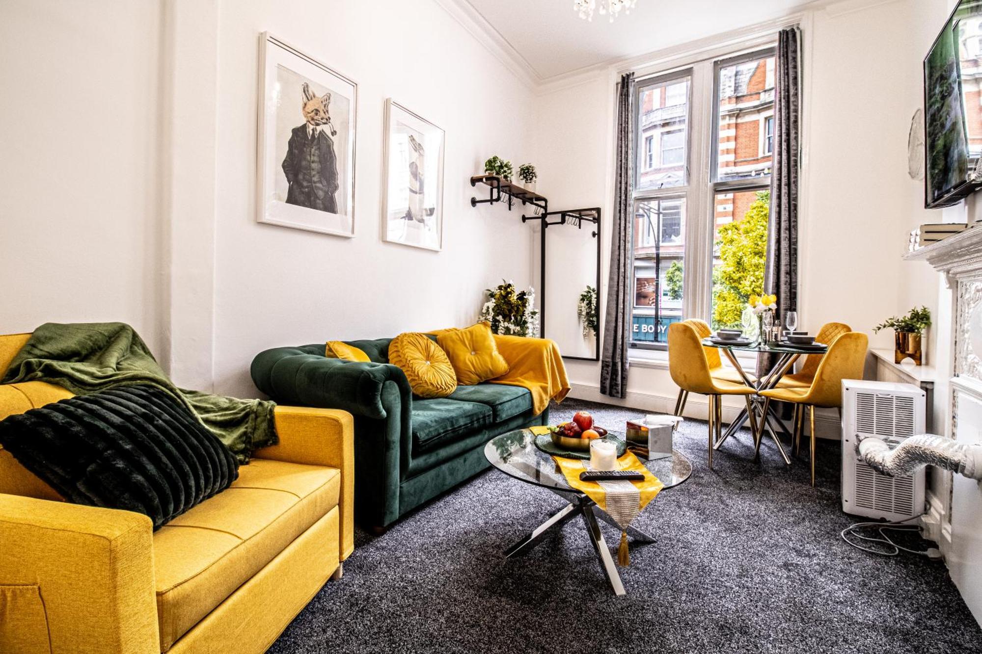 Luxurious Apartments On Oxford Street Лондон Екстериор снимка