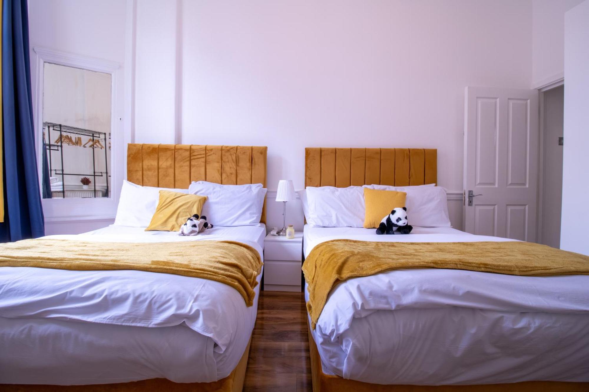 Luxurious Apartments On Oxford Street Лондон Екстериор снимка