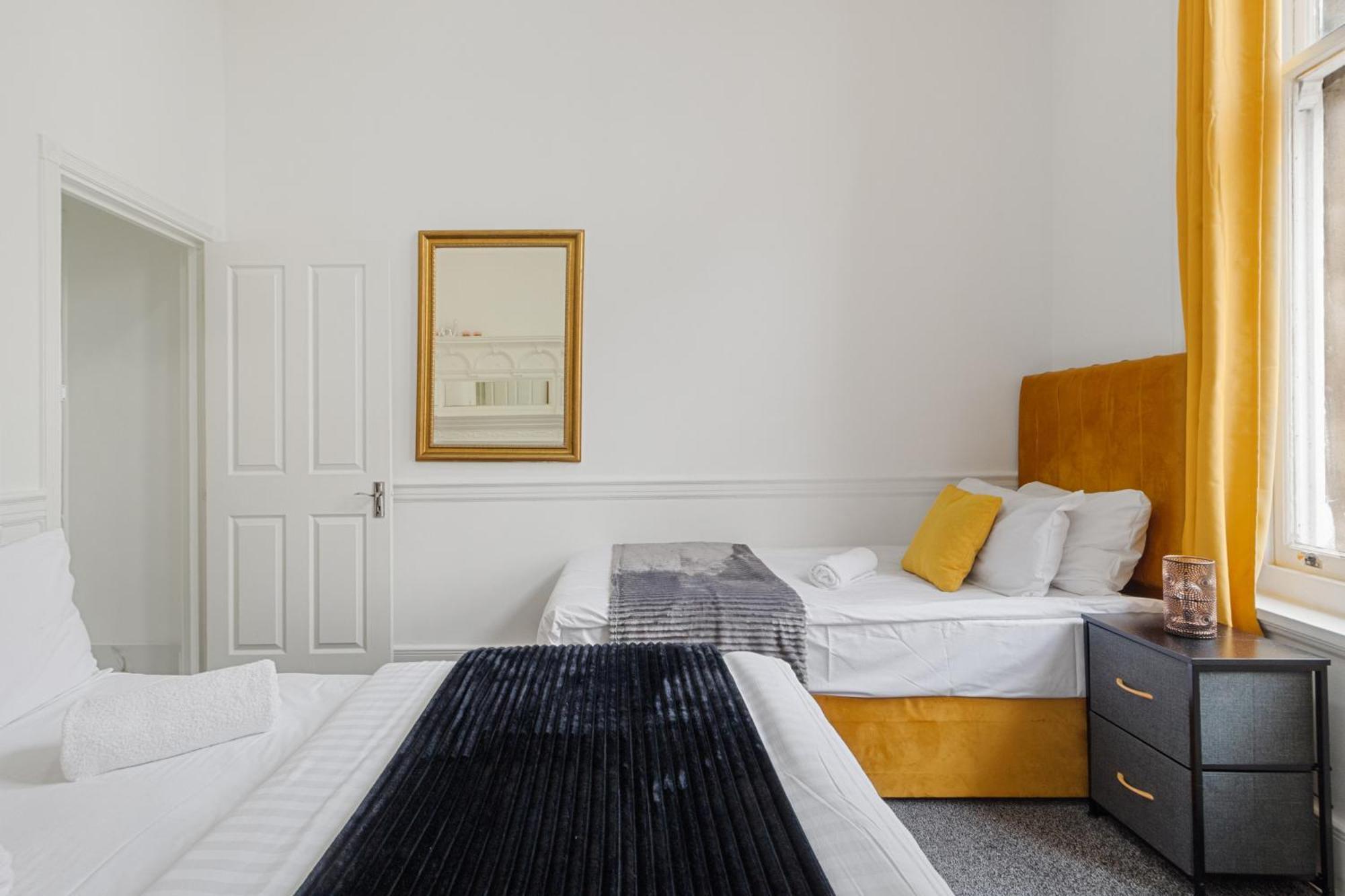 Luxurious Apartments On Oxford Street Лондон Екстериор снимка