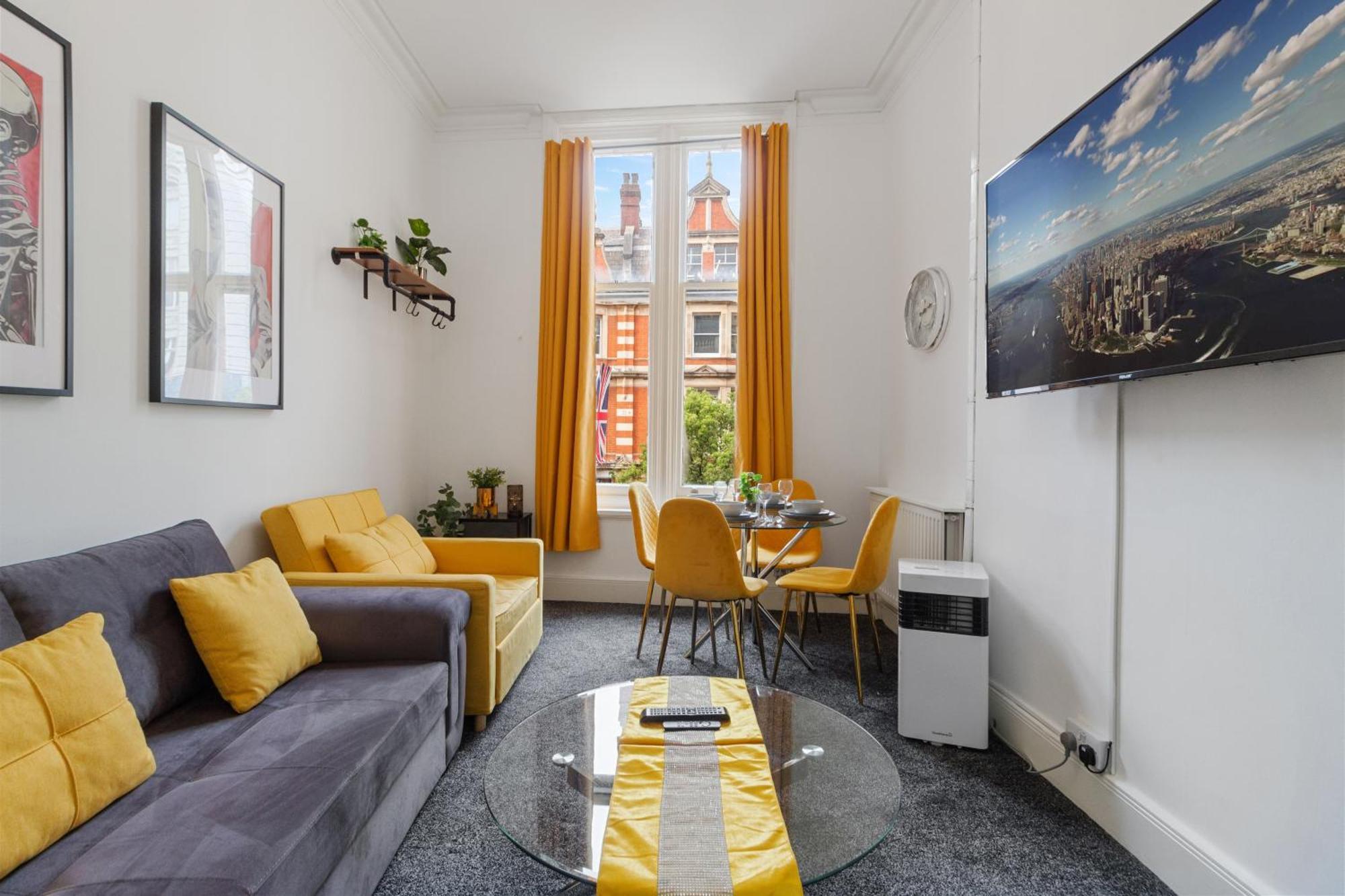 Luxurious Apartments On Oxford Street Лондон Екстериор снимка