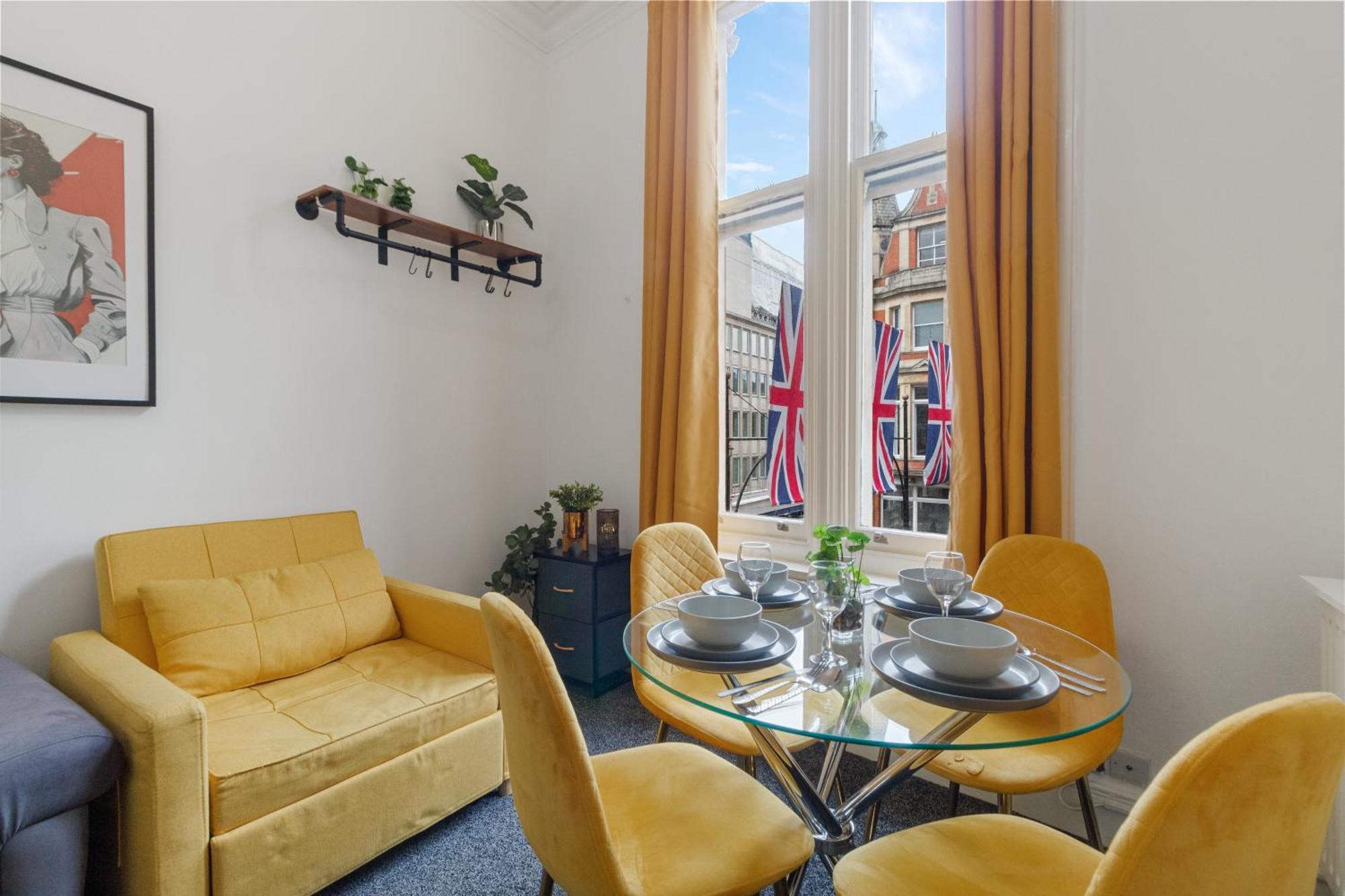 Luxurious Apartments On Oxford Street Лондон Екстериор снимка
