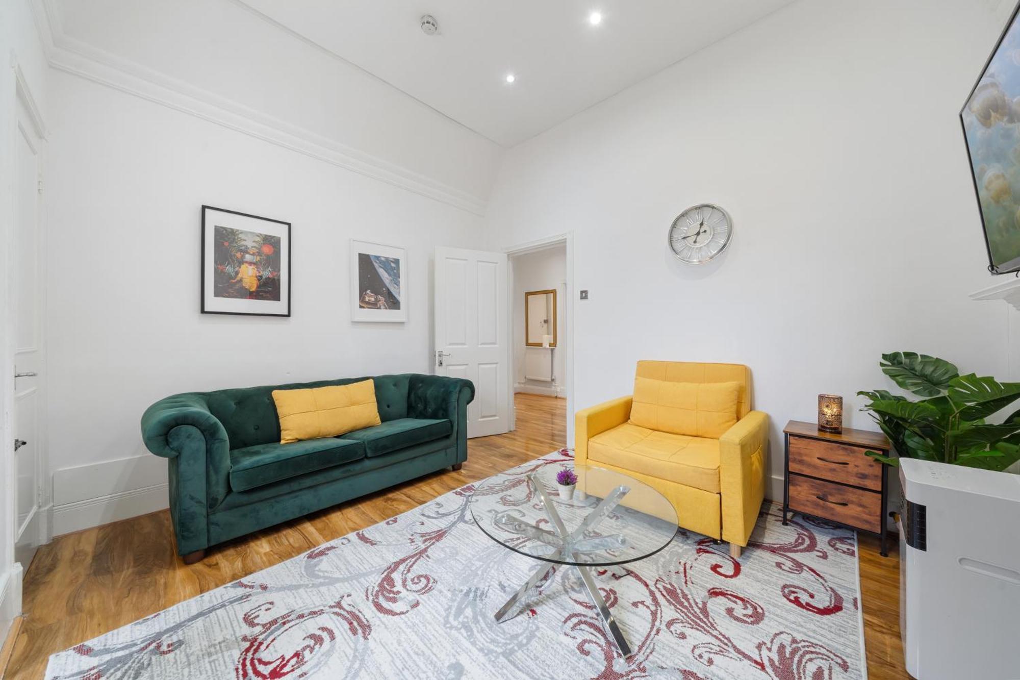 Luxurious Apartments On Oxford Street Лондон Екстериор снимка