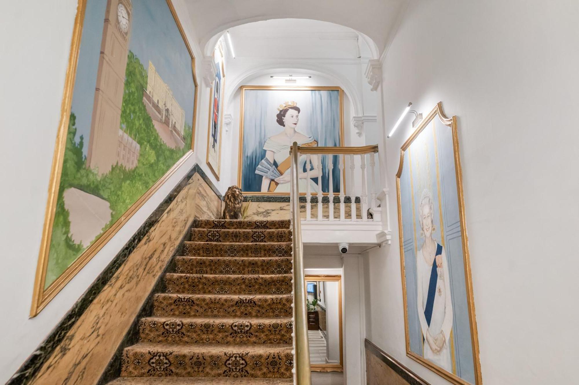 Luxurious Apartments On Oxford Street Лондон Екстериор снимка