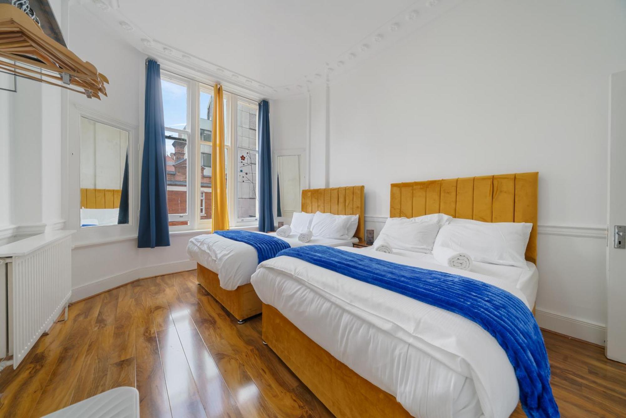 Luxurious Apartments On Oxford Street Лондон Екстериор снимка