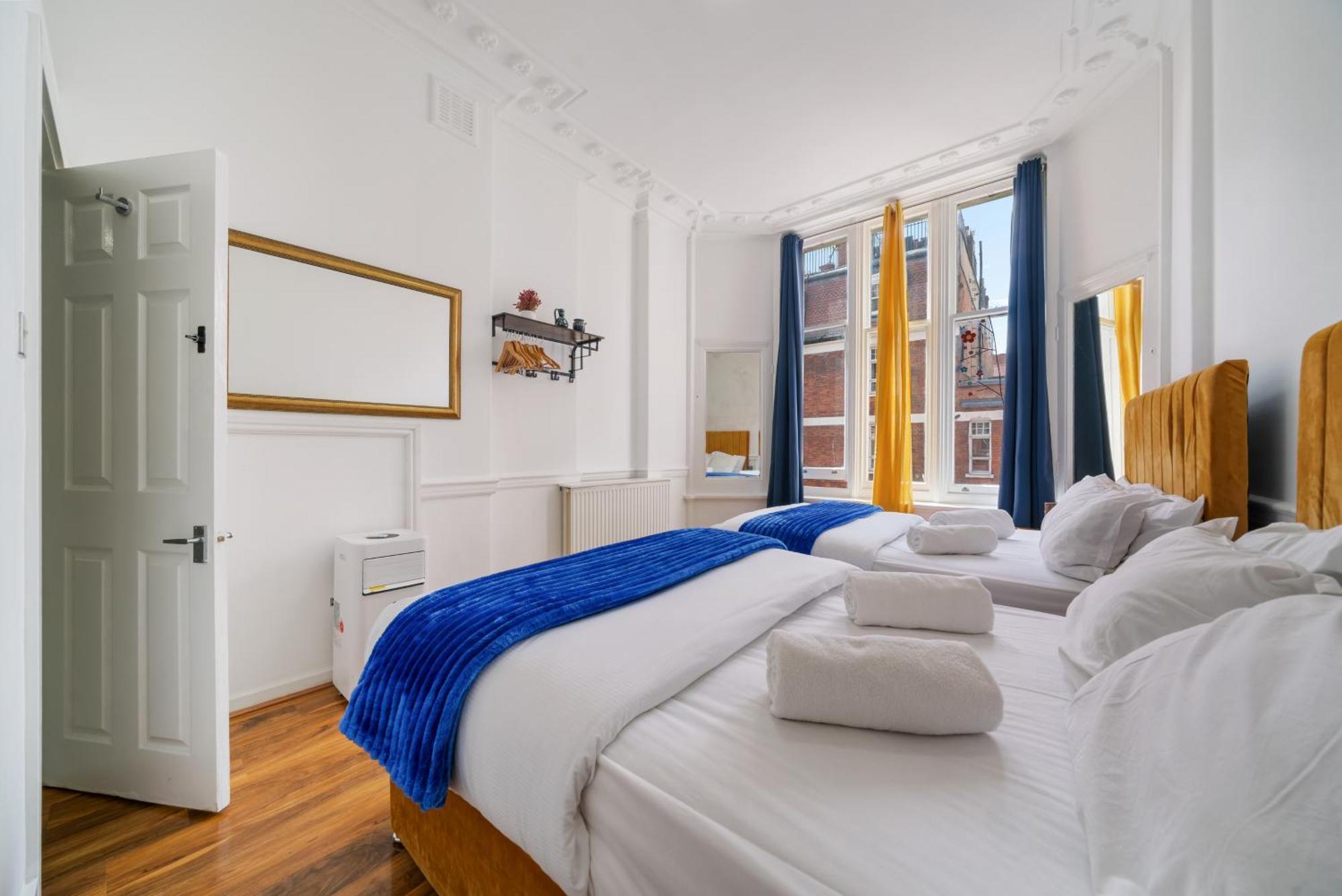 Luxurious Apartments On Oxford Street Лондон Екстериор снимка