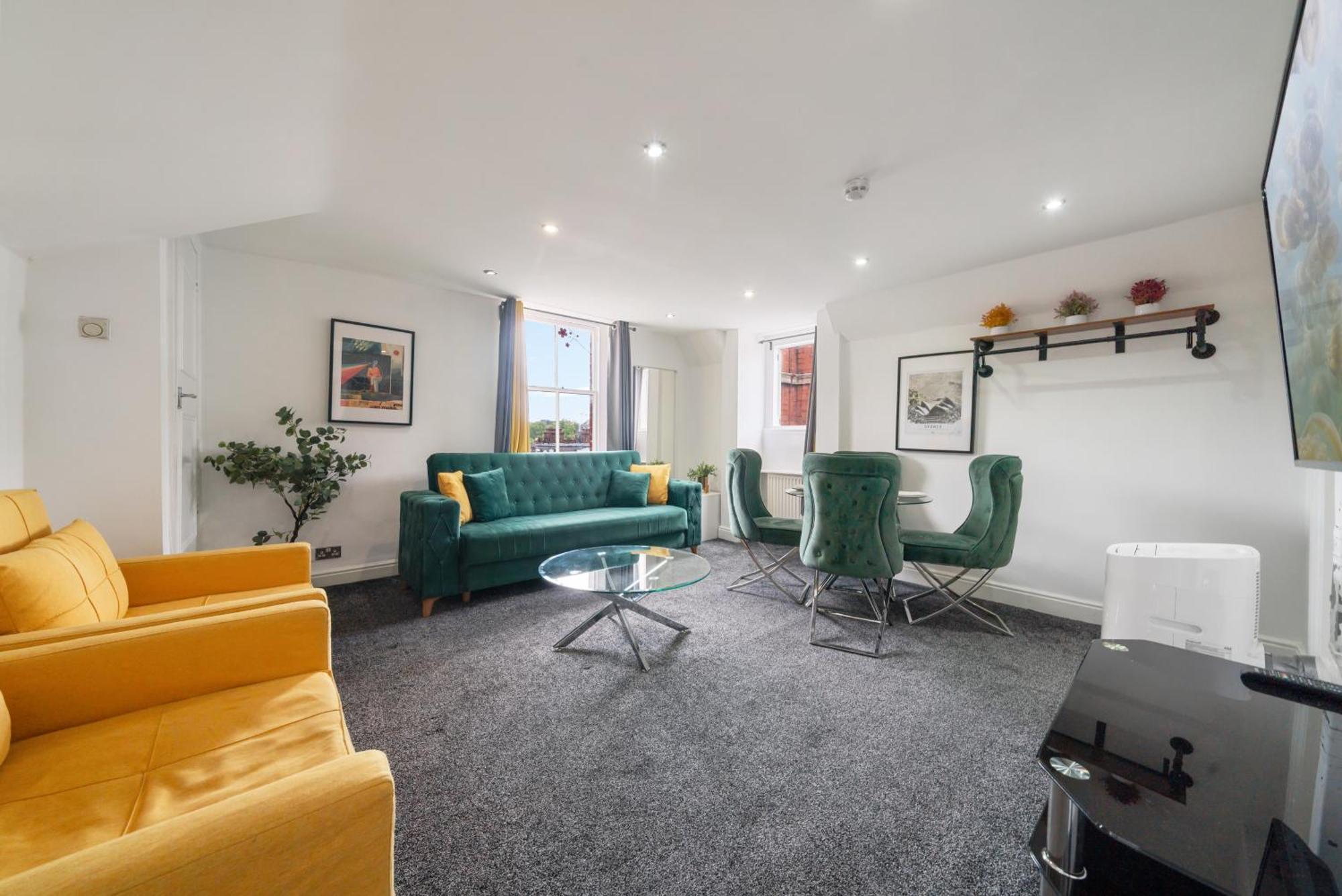 Luxurious Apartments On Oxford Street Лондон Екстериор снимка